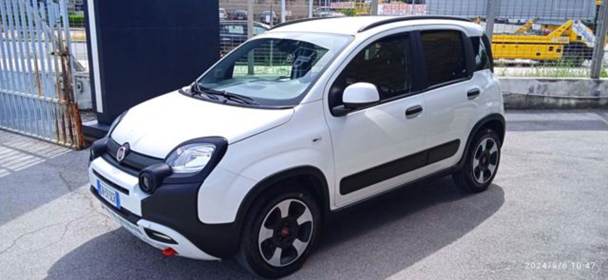 Fiat Panda Cross 1.0 firefly hybrid Cross s&amp;s 70cv 5p.ti del 2023 usata a San Giorgio a Liri