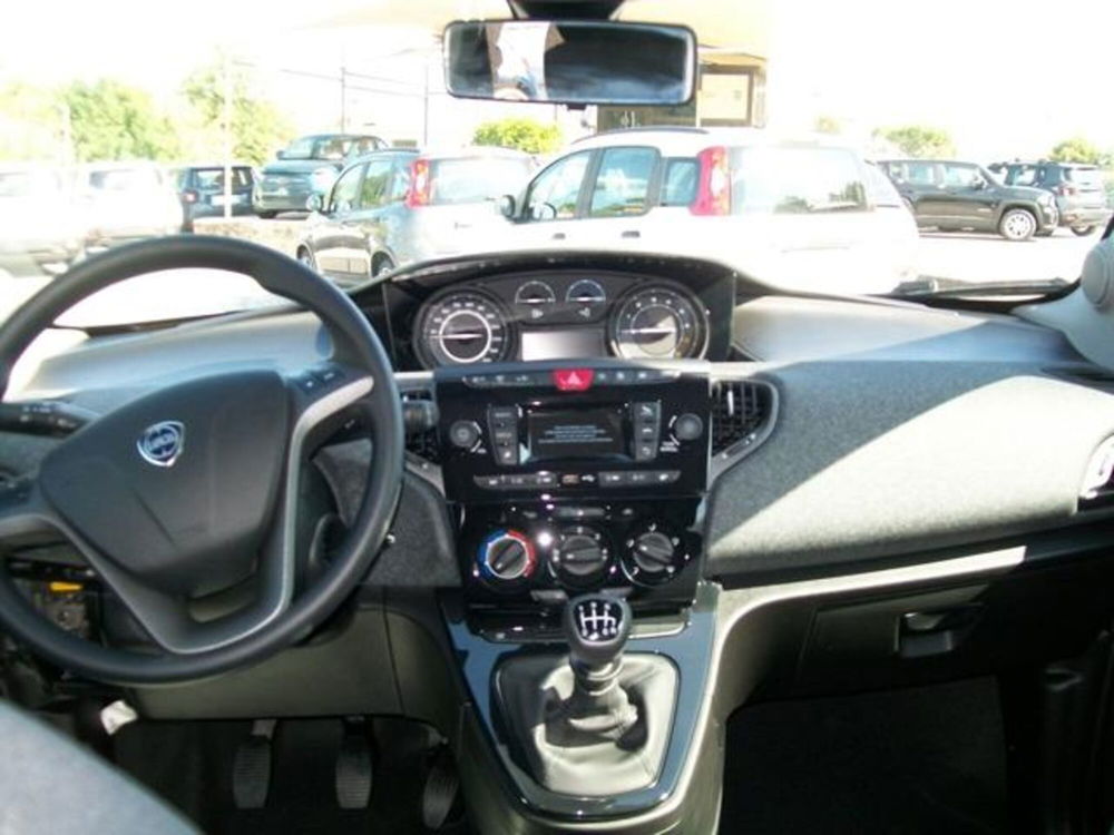 Lancia Ypsilon nuova a Frosinone (13)