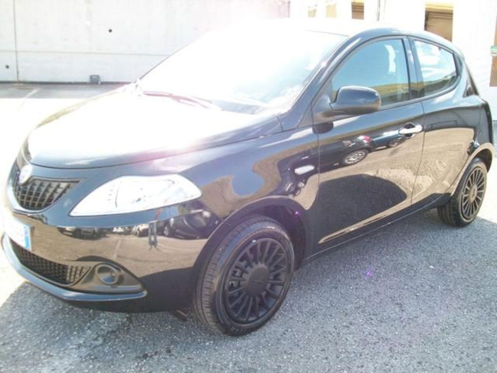 Lancia Ypsilon nuova a Frosinone (2)