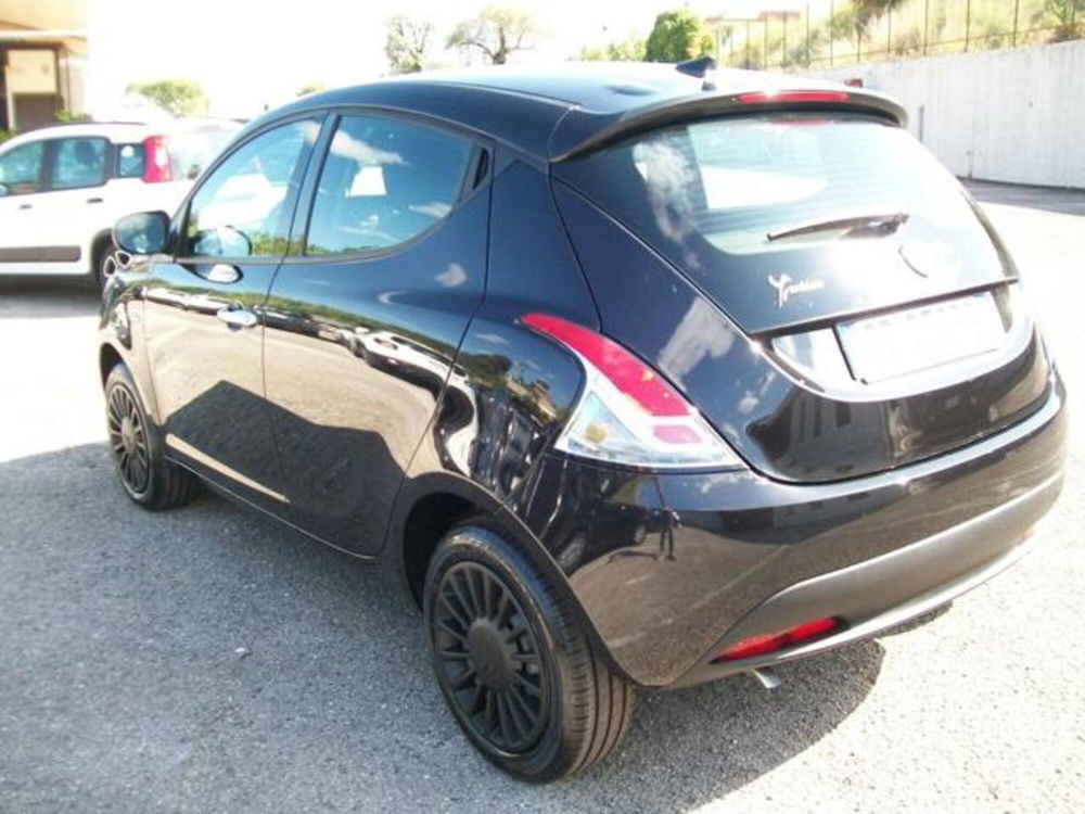 Lancia Ypsilon nuova a Frosinone (4)