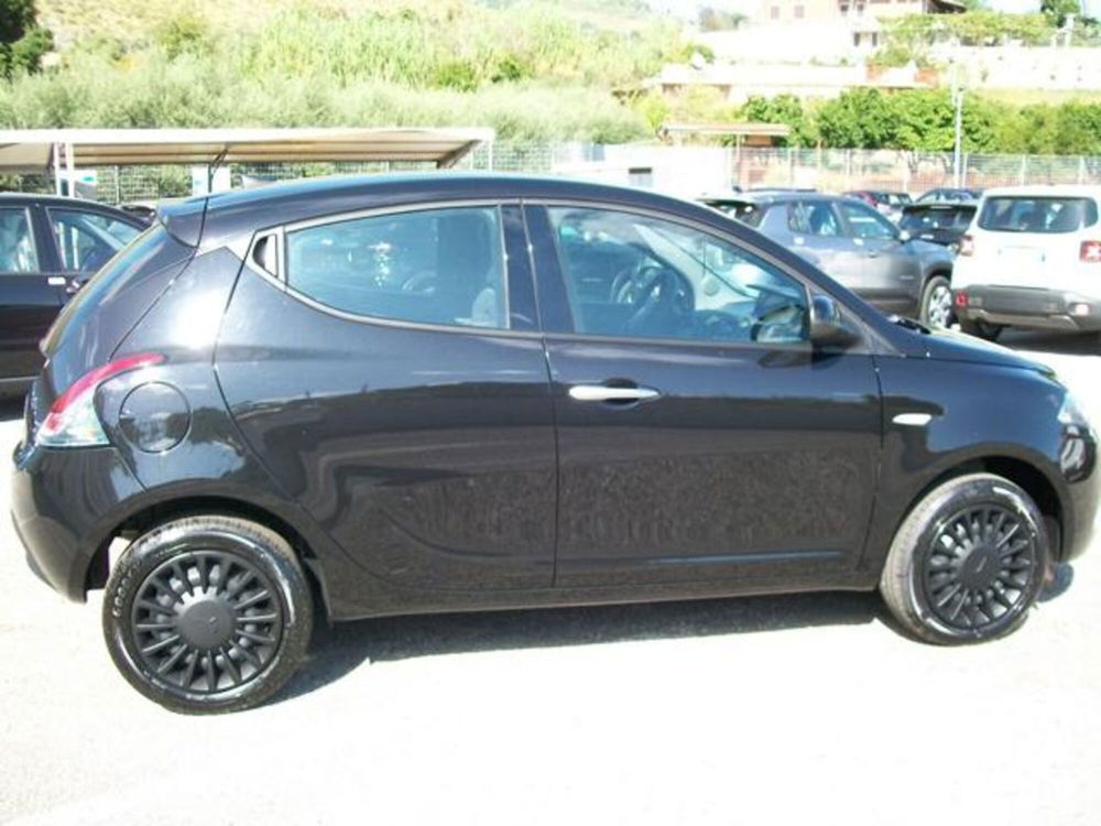 Lancia Ypsilon nuova a Frosinone (7)