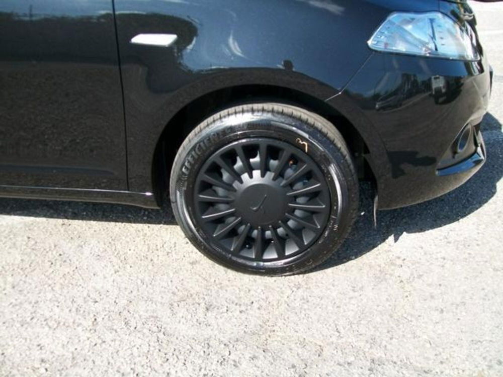 Lancia Ypsilon nuova a Frosinone (8)