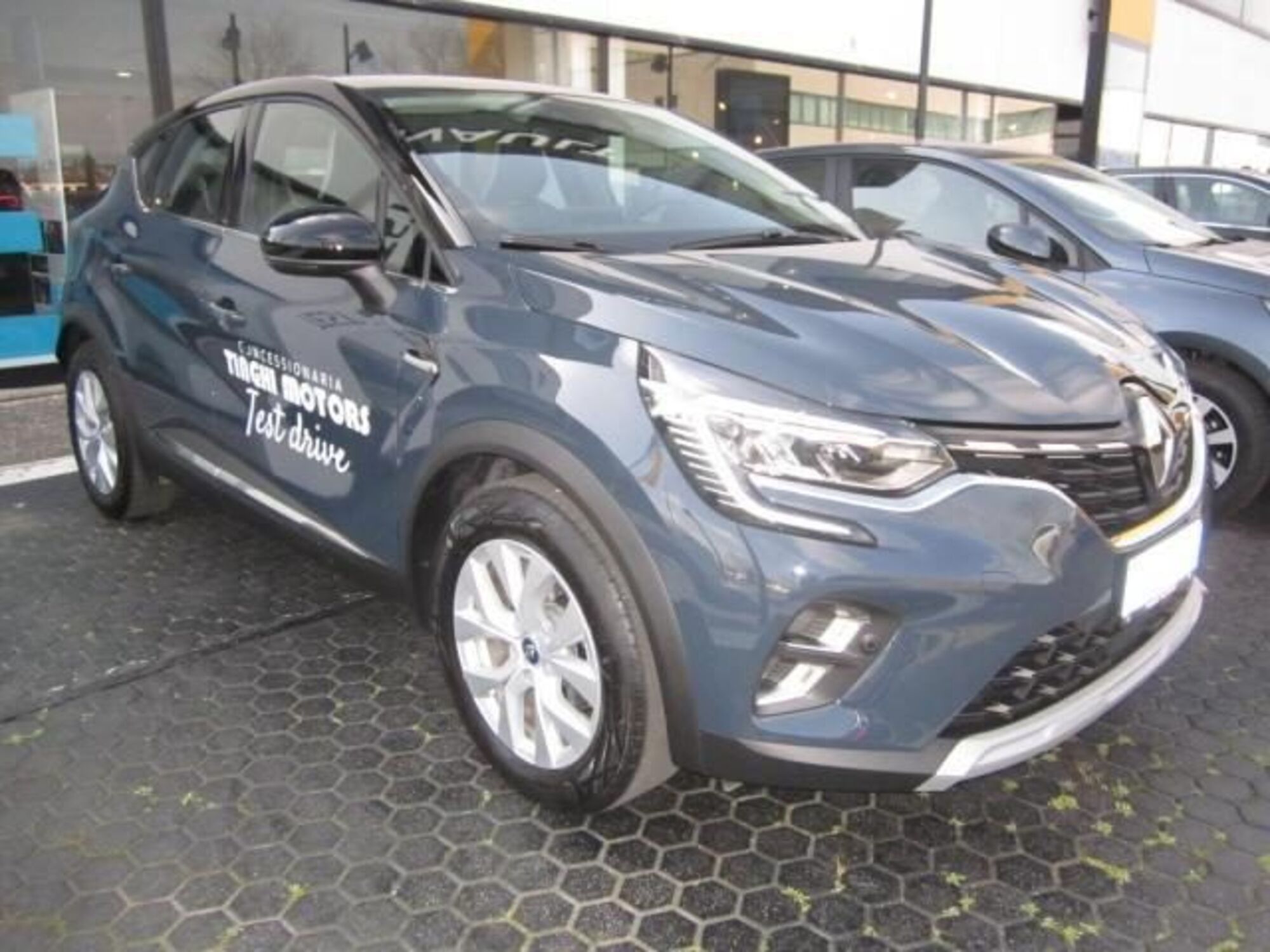 Renault Captur Plug-in Hybrid E-Tech 160 CV Intens  nuova a Empoli