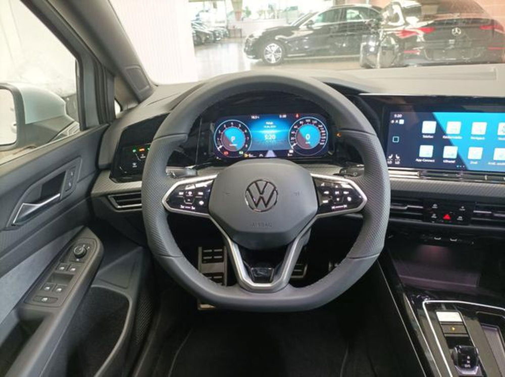 Volkswagen Golf nuova a Milano (11)