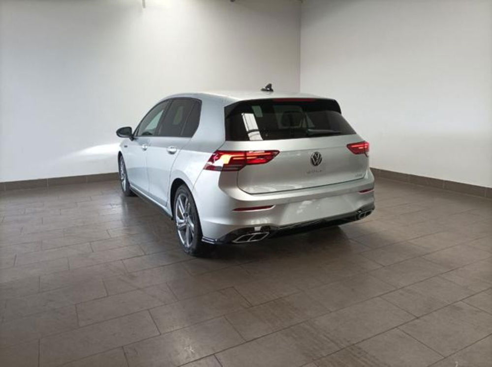 Volkswagen Golf nuova a Milano (7)