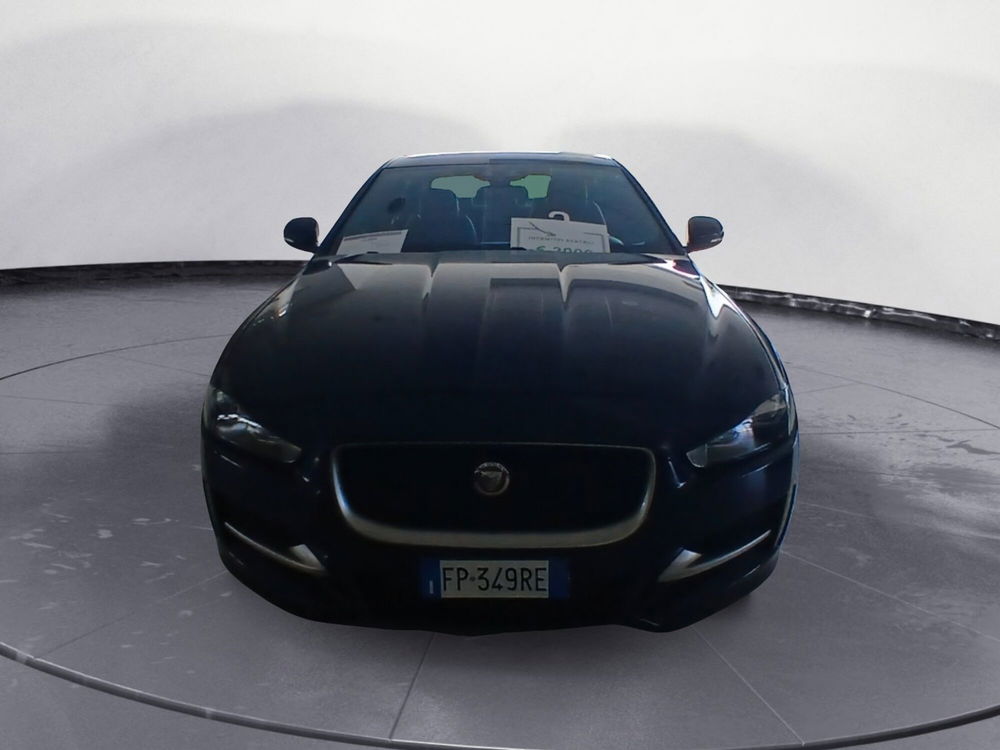 Jaguar XE usata a Lecce (6)