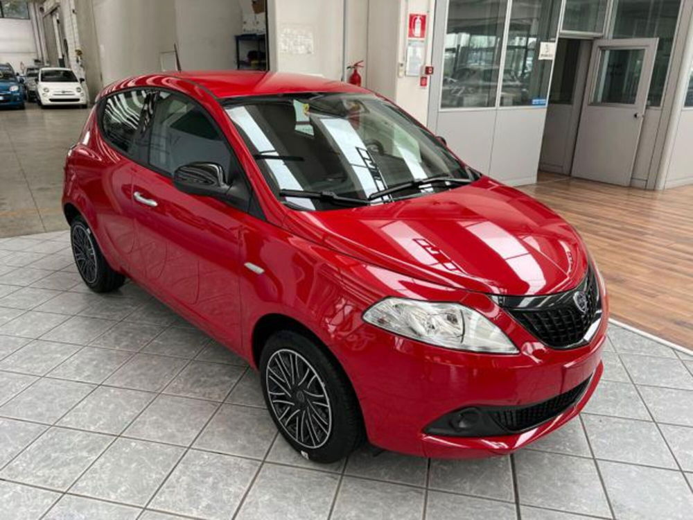 Lancia Ypsilon nuova a Modena