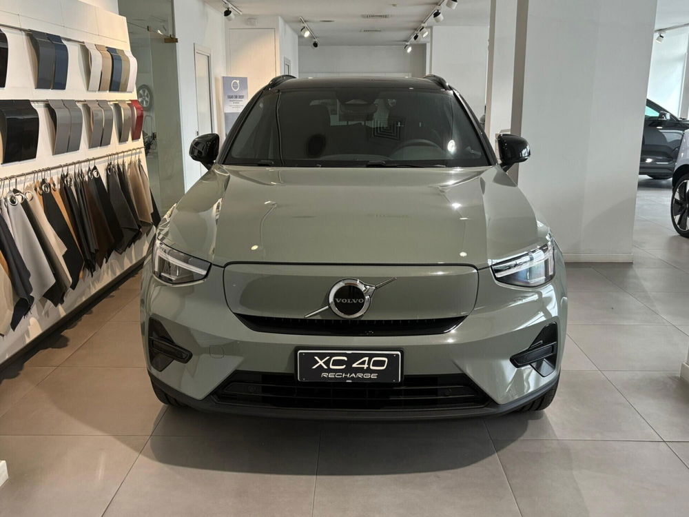 Volvo XC40 nuova a Napoli (4)