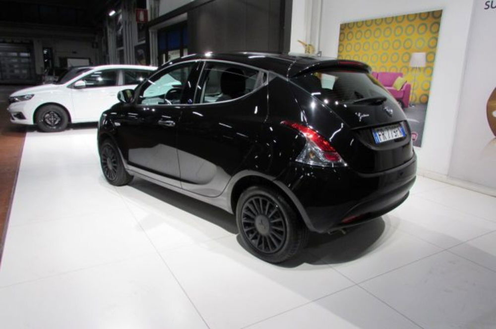 Lancia Ypsilon usata a Milano (4)