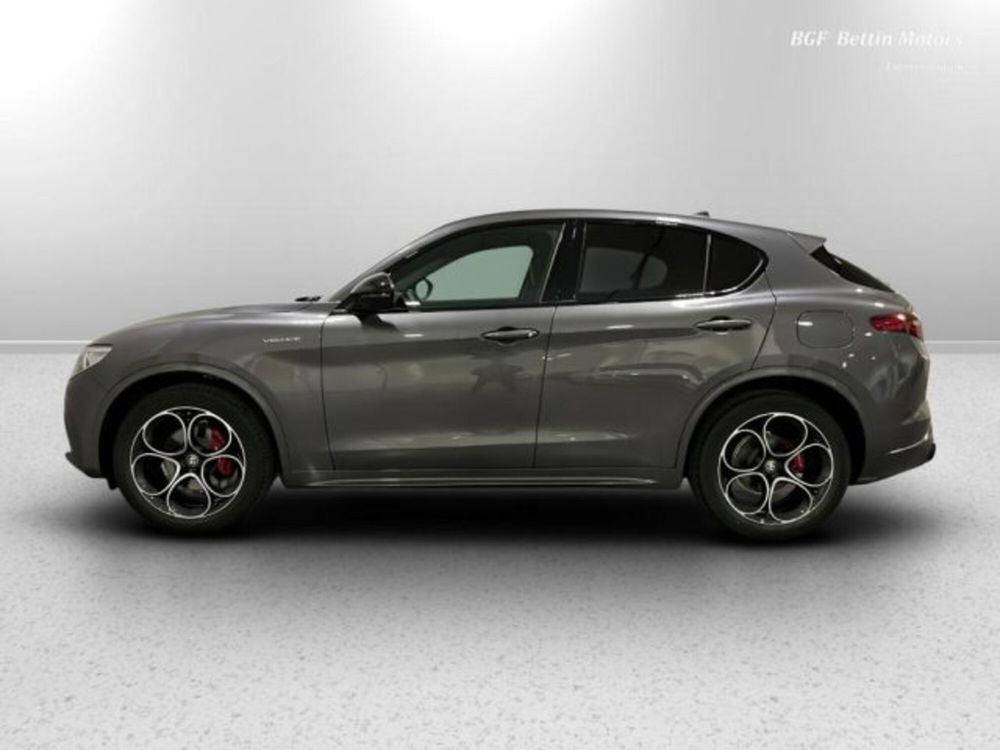 Alfa Romeo Stelvio nuova a Padova (6)