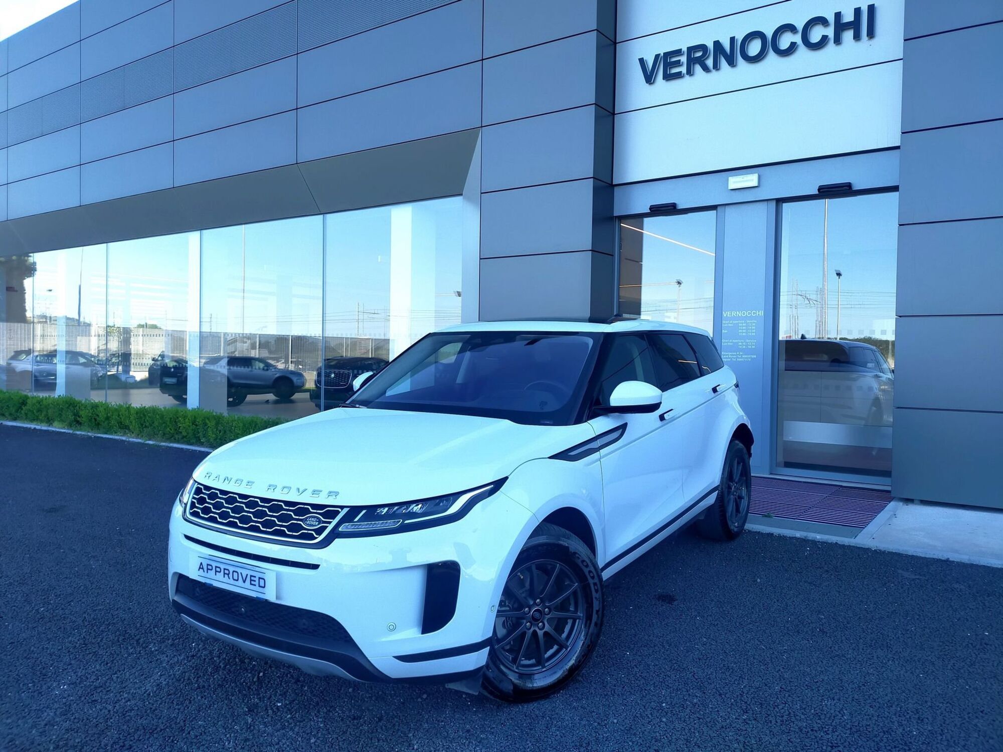 Land Rover Range Rover Evoque 1.5 I3 160 CV Auto  del 2021 usata a Pesaro