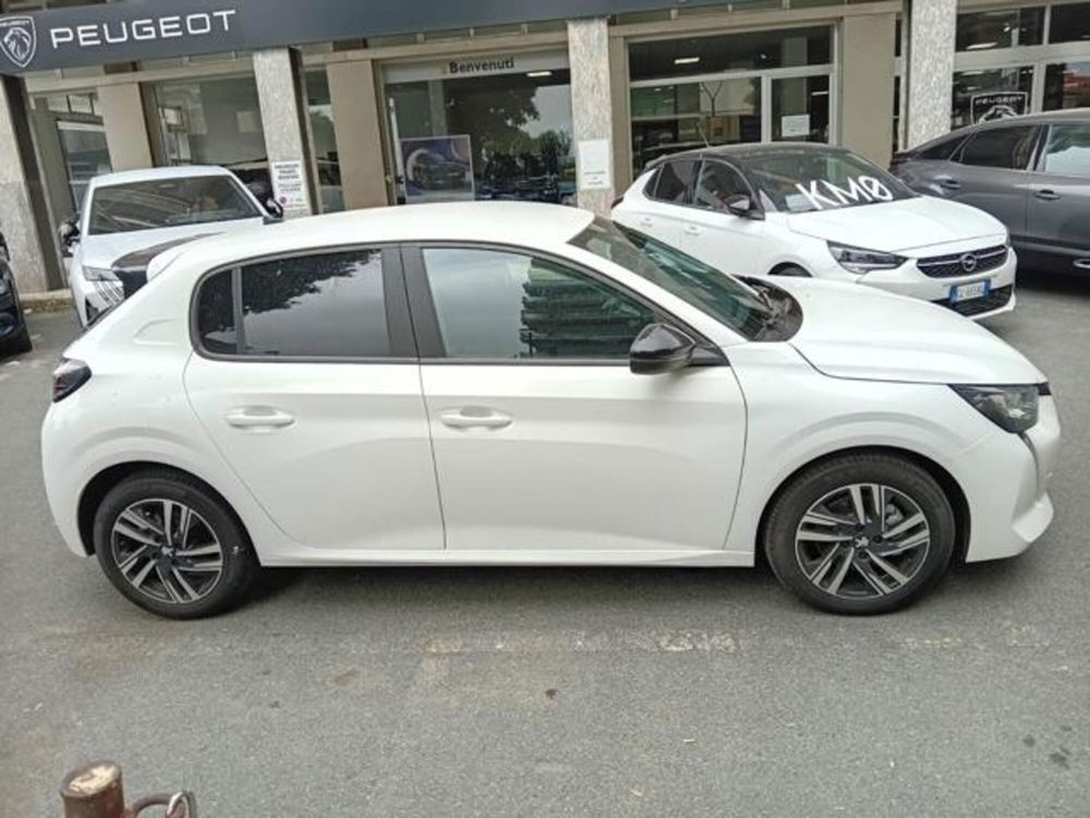 Peugeot 208 nuova a Savona (10)