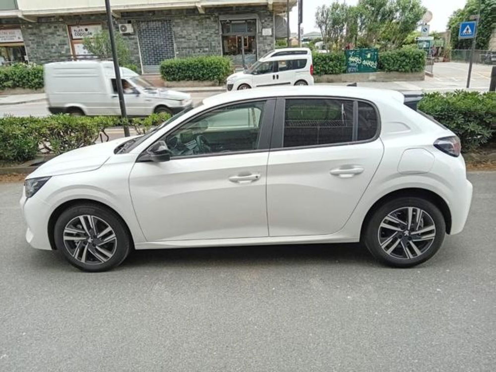 Peugeot 208 nuova a Savona (11)