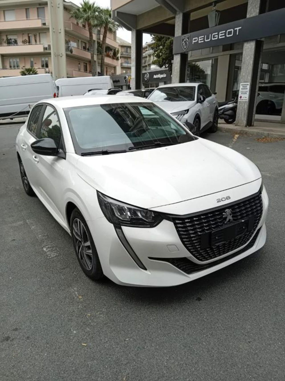 Peugeot 208 nuova a Savona (17)