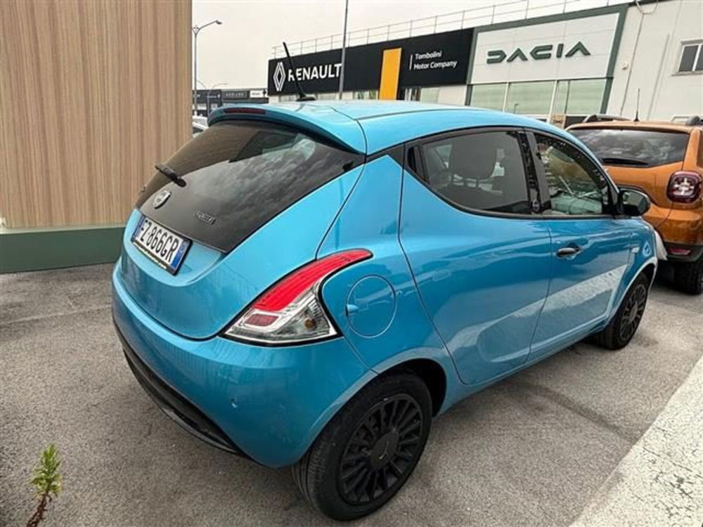 Lancia Ypsilon usata a Macerata (5)