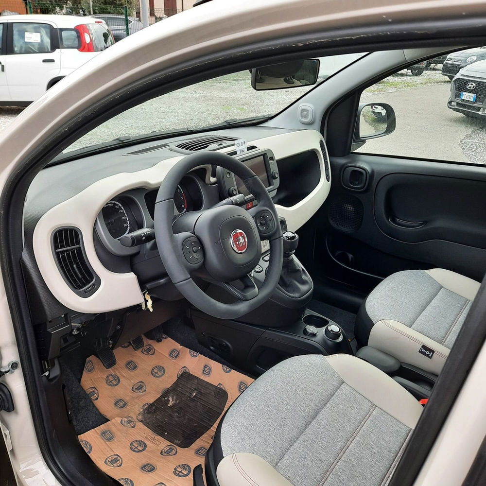 Fiat Panda Cross nuova a La Spezia (14)