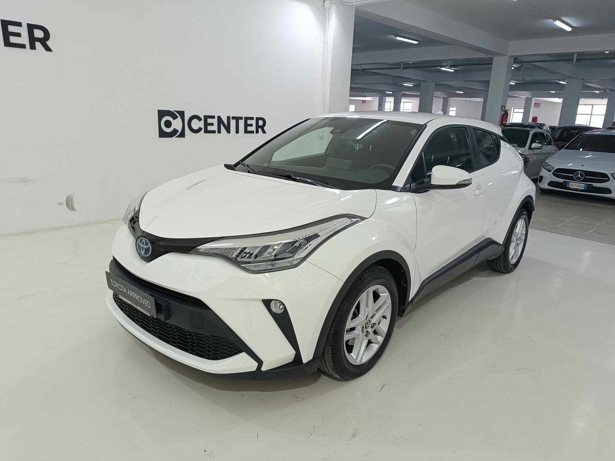 Toyota Toyota C-HR 1.8 Hybrid E-CVT Active  del 2022 usata a Salerno