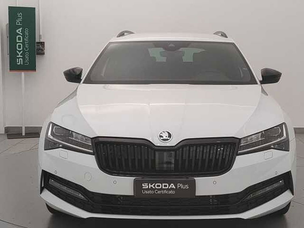 Skoda Superb nuova a Varese (2)