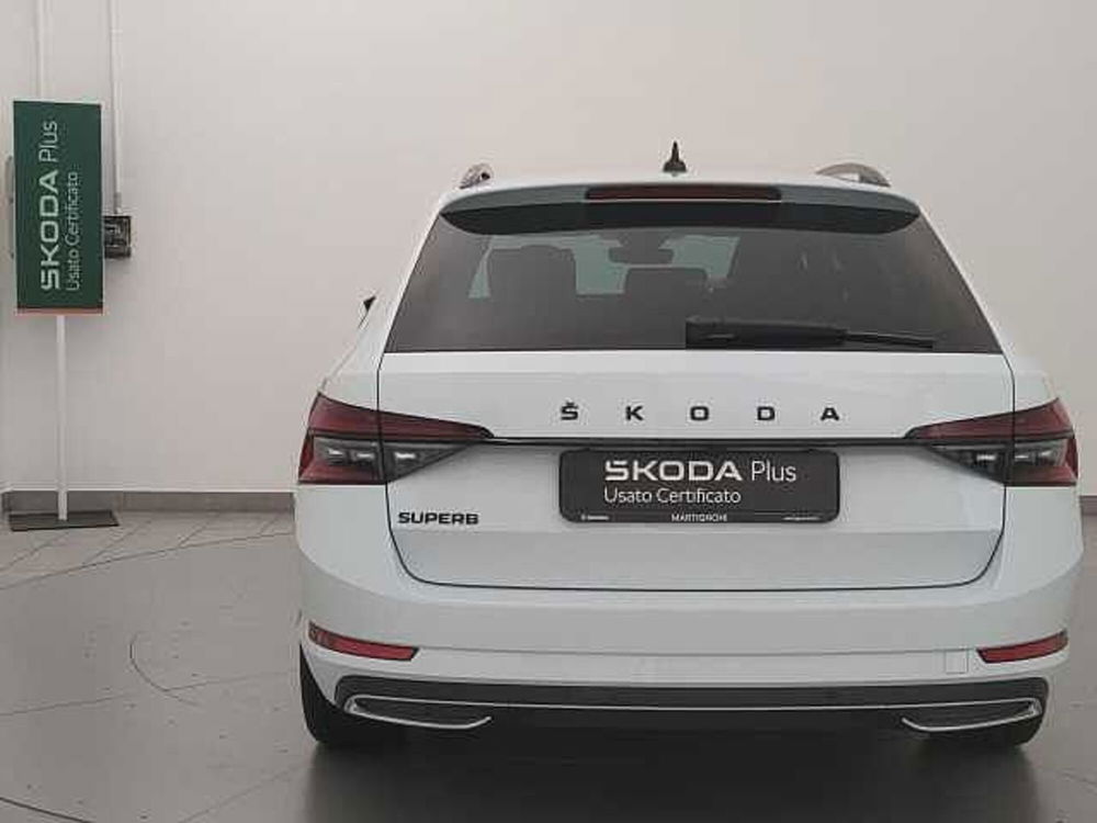 Skoda Superb nuova a Varese (4)