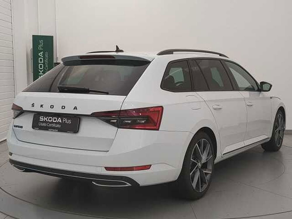 Skoda Superb nuova a Varese (5)