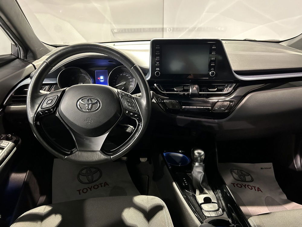 Toyota Toyota C-HR usata a Milano (9)