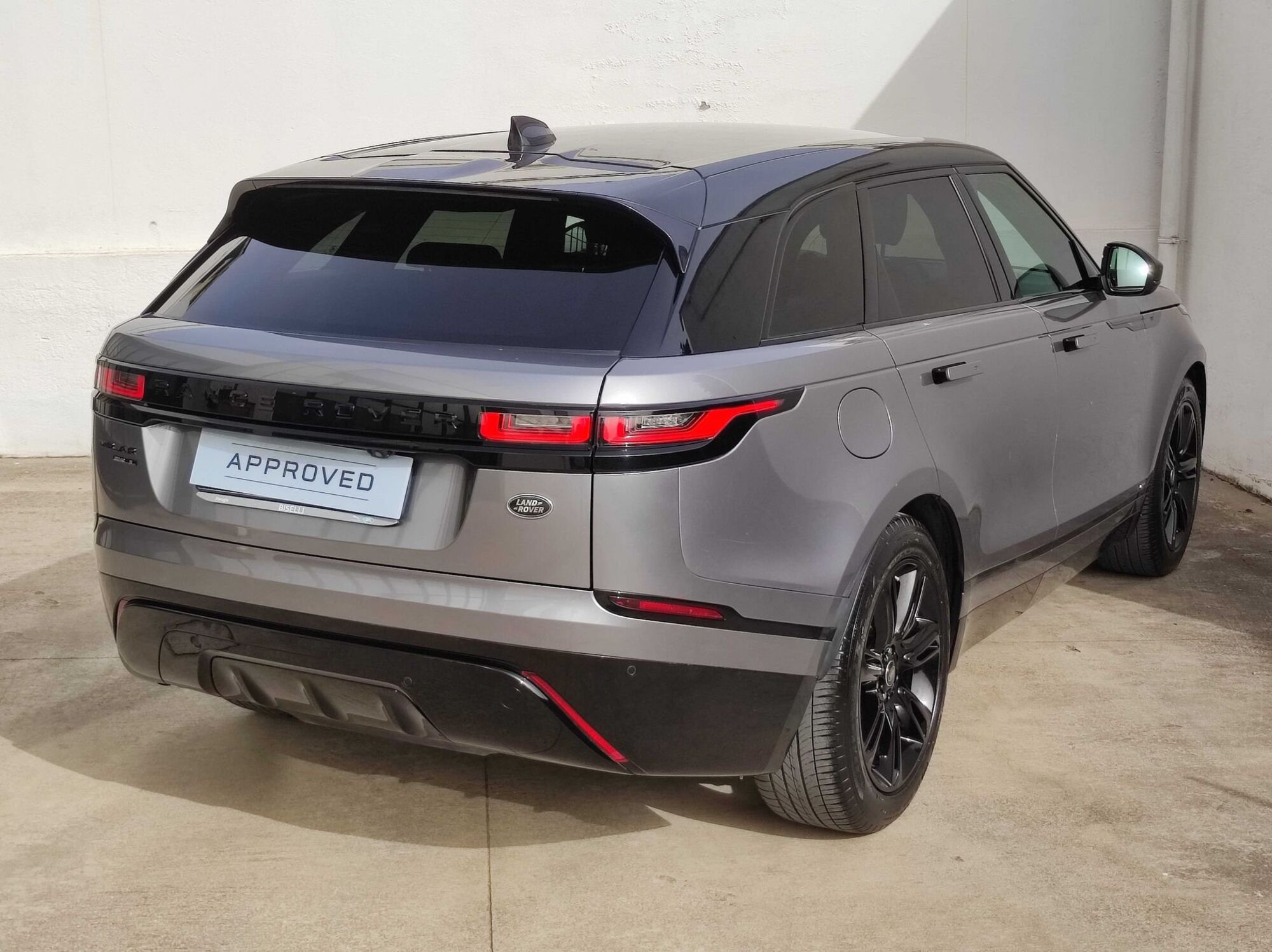 Land Rover Range Rover Velar 2.0D I4 240 CV R-Dynamic S  del 2020 usata a Perugia