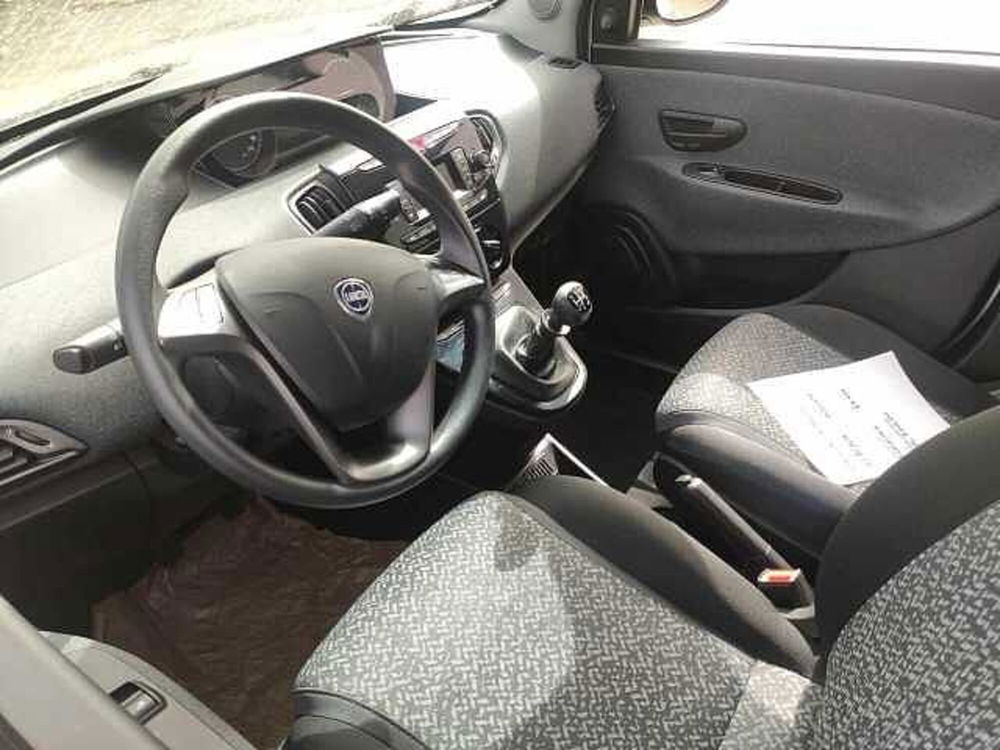 Lancia Ypsilon usata a Carbonia-Iglesias (10)