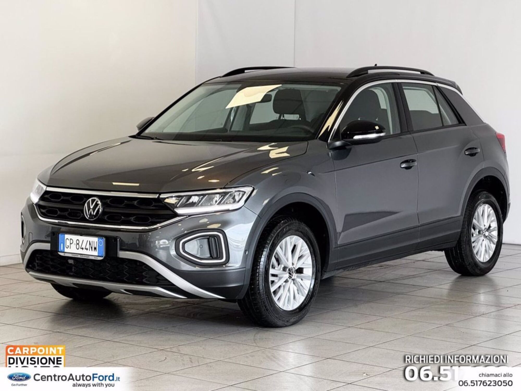 Volkswagen T-Roc 2.0 tdi Life 115cv del 2023 usata a Albano Laziale