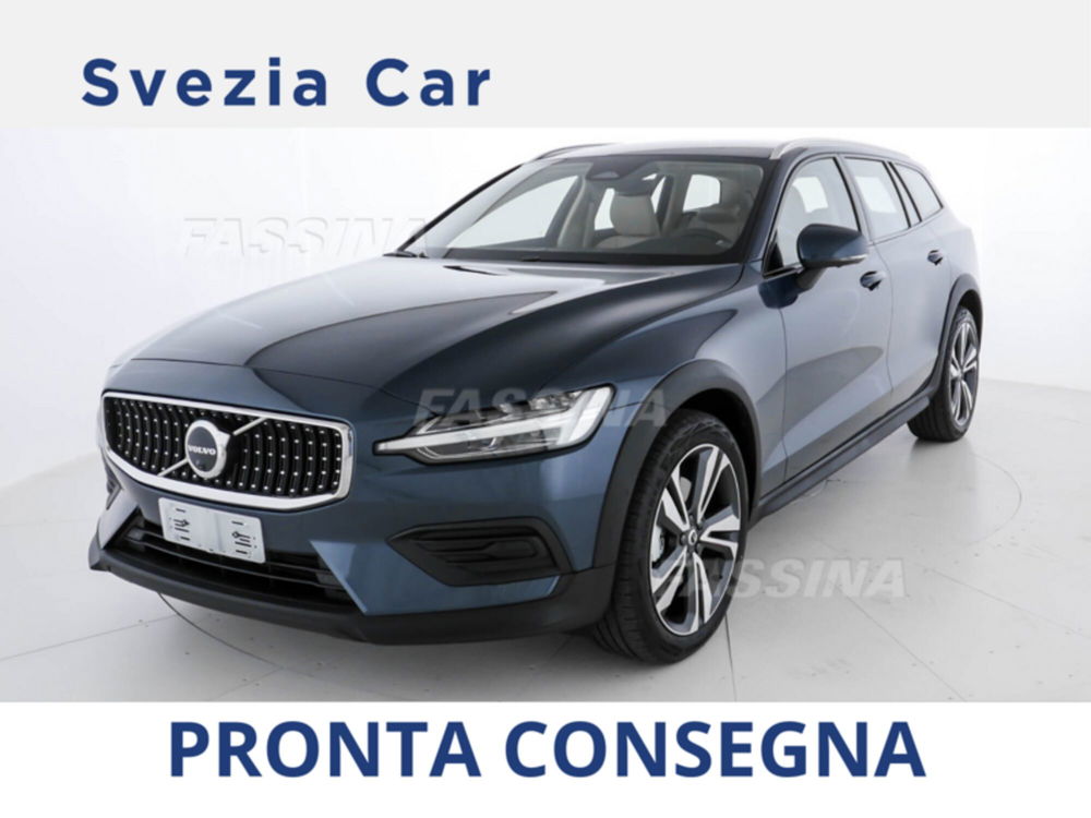 Volvo V60 Cross Country nuova a Milano