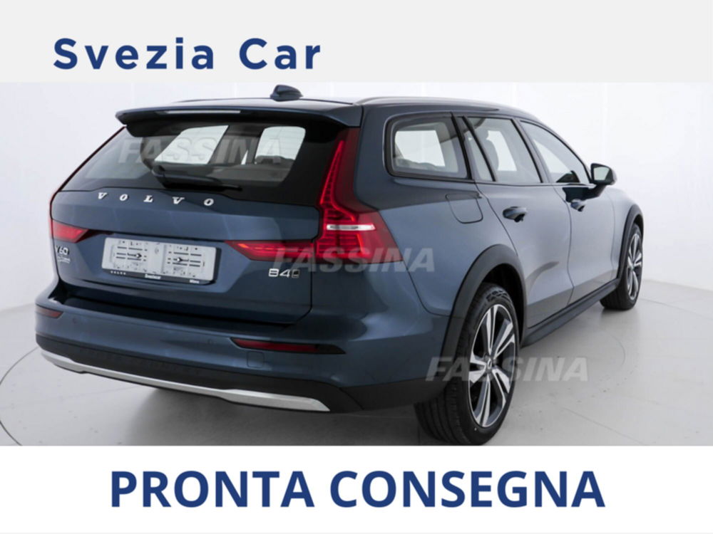 Volvo V60 Cross Country nuova a Milano (4)