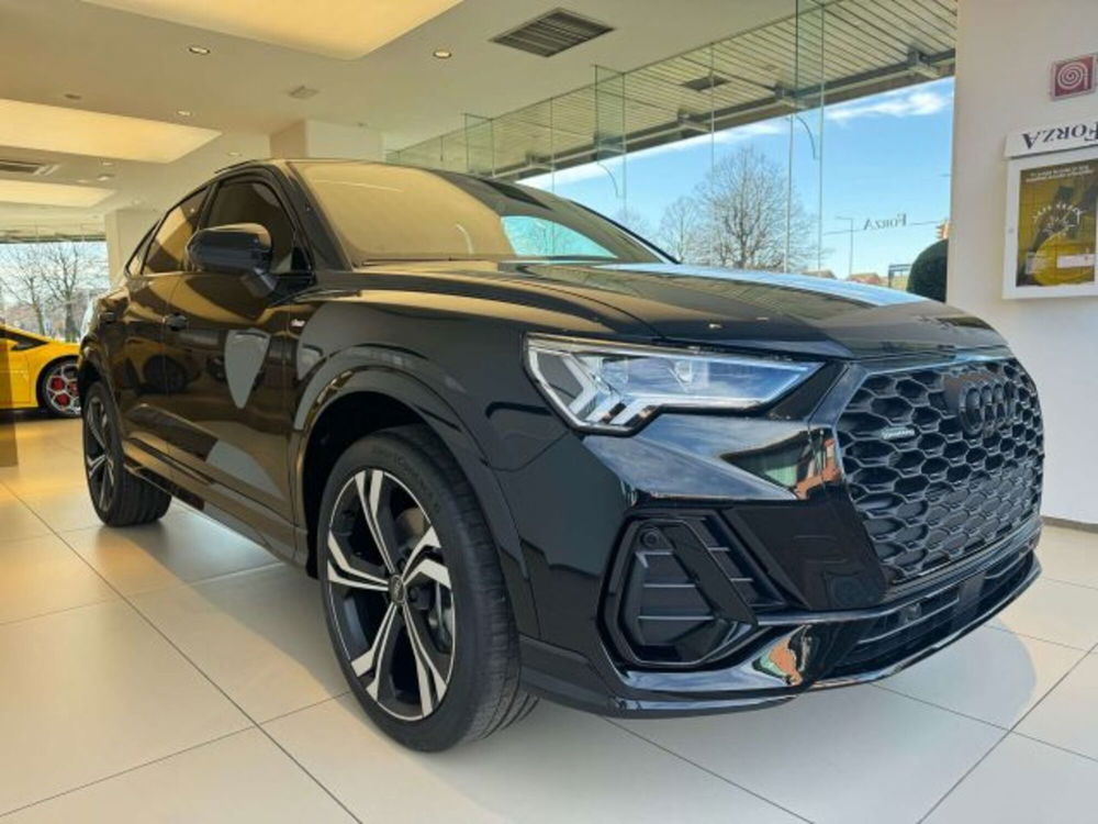 Audi Q3 Sportback nuova a Torino (3)