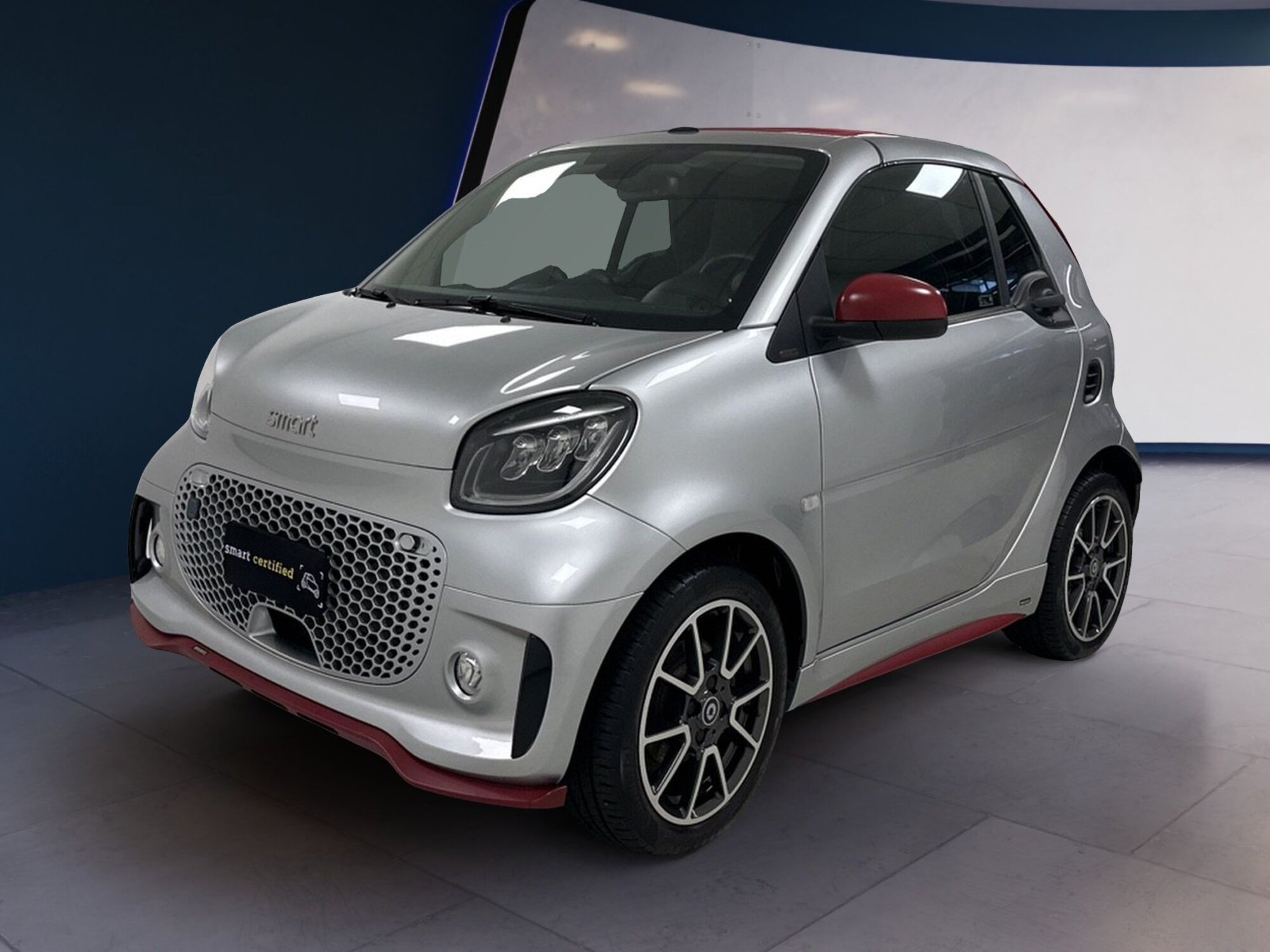 smart Fortwo Cabrio EQ cabrio Ushua&iuml;a  del 2020 usata a Milano