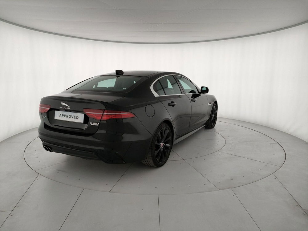 Jaguar XE usata a Milano (2)