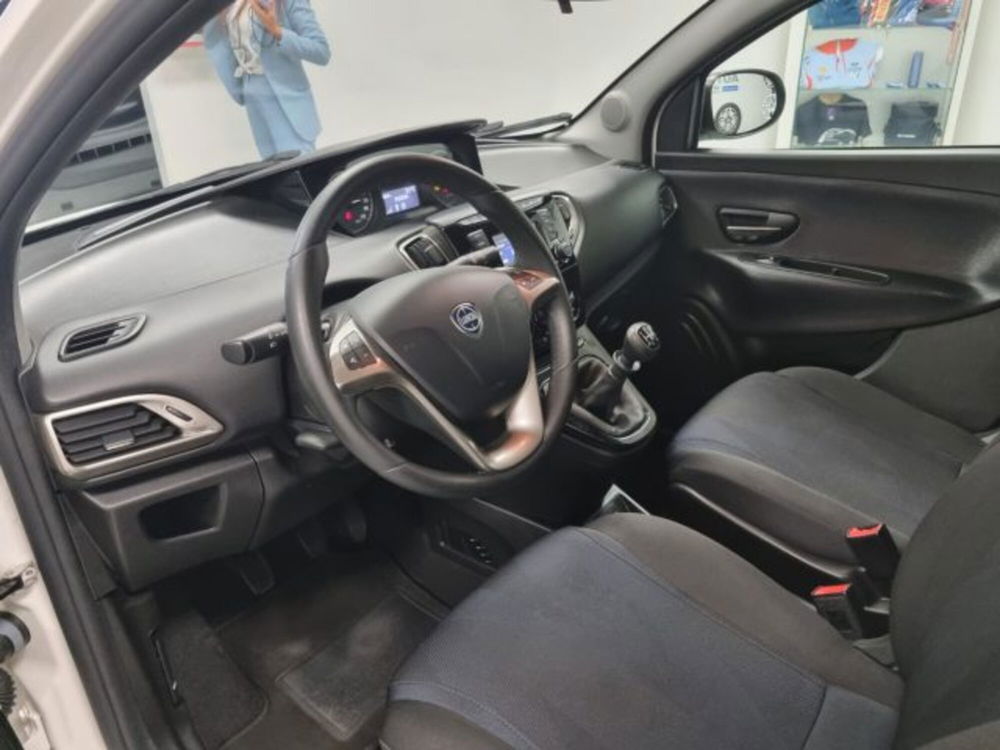 Lancia Ypsilon usata a Brescia (10)