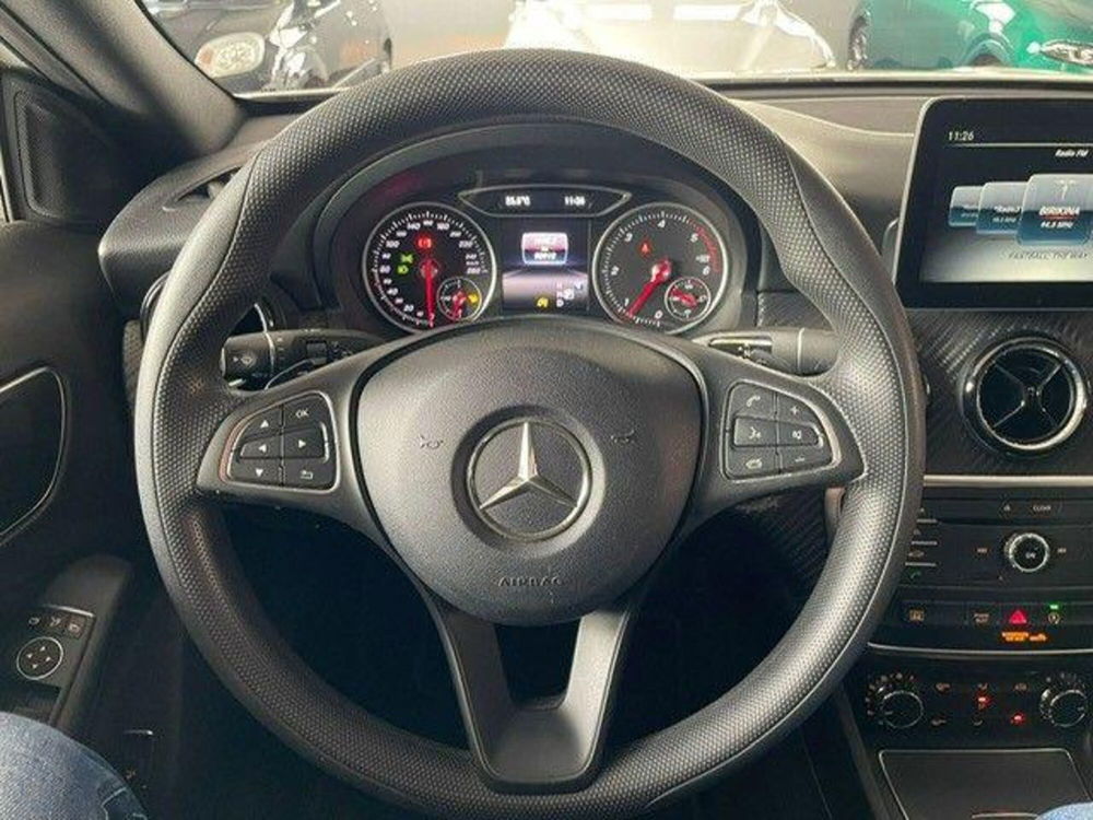 Mercedes-Benz GLA SUV usata a Modena (9)