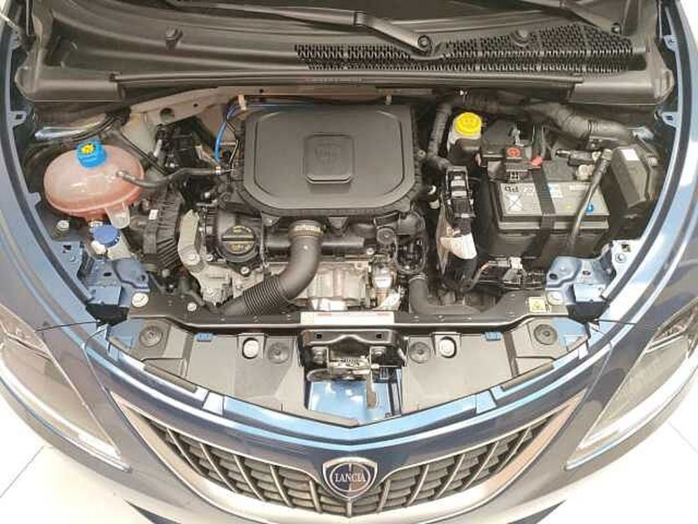 Lancia Ypsilon usata a Teramo (10)