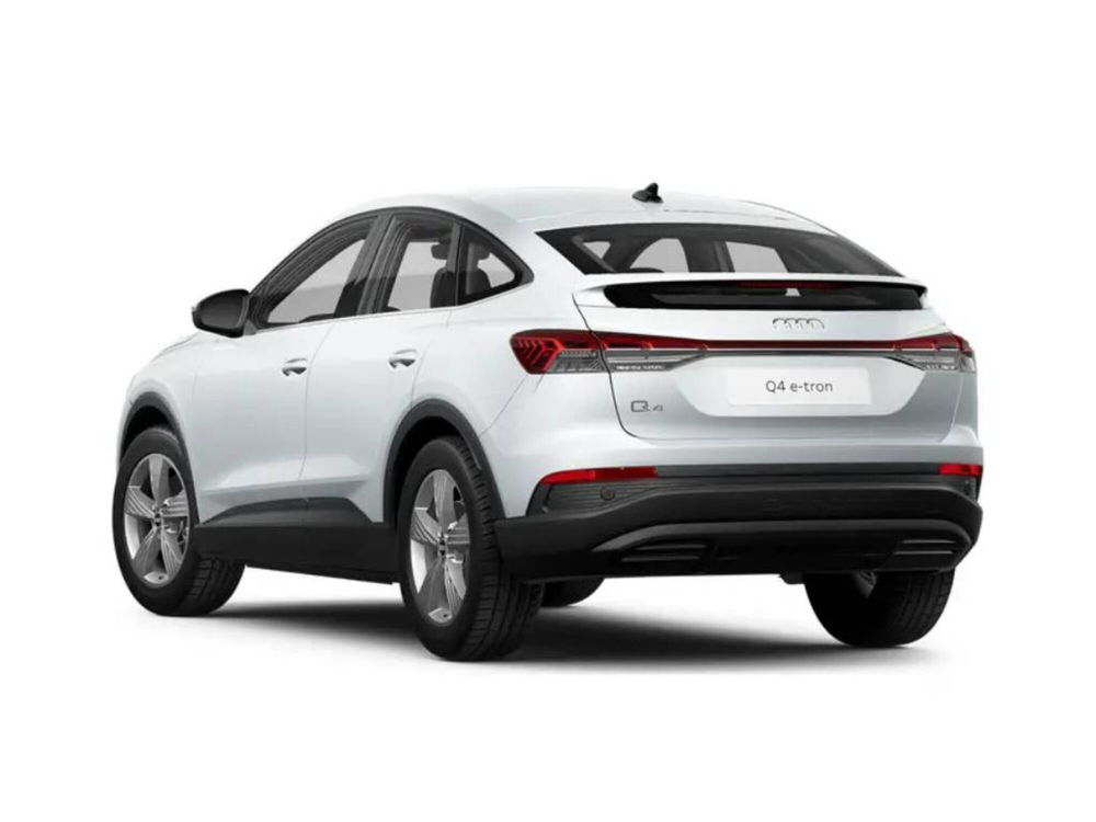 Audi Q4 Sportback nuova a Novara (3)