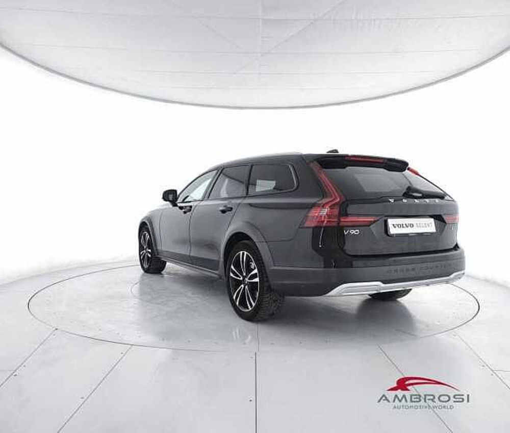 Volvo V90 Cross Country usata a Viterbo (4)