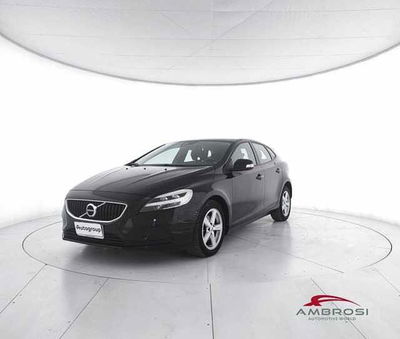 Volvo V40 D2 Momentum N1  del 2016 usata a Viterbo