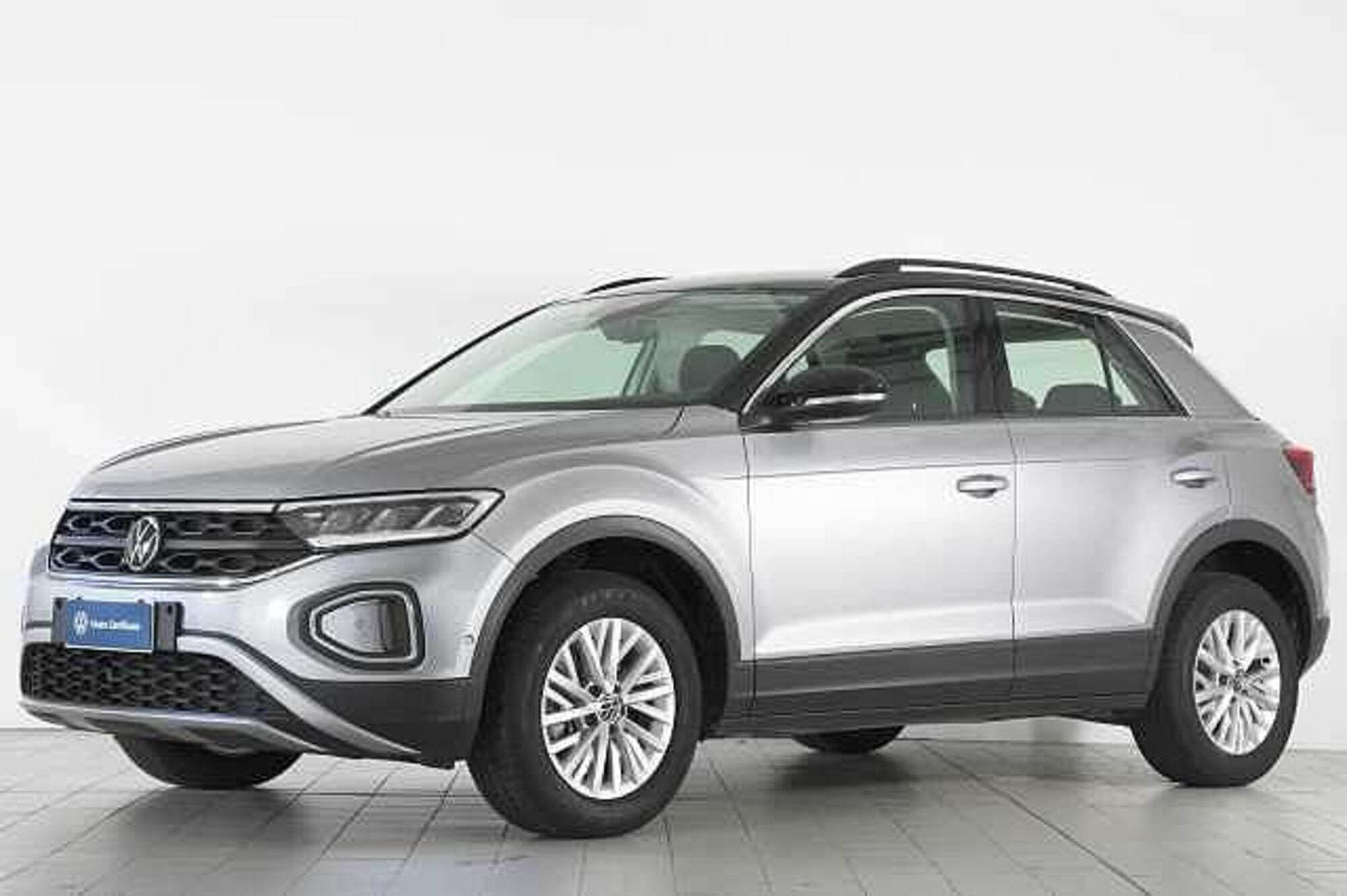 Volkswagen T-Roc 2.0 tdi Life 115cv del 2023 usata a Barni