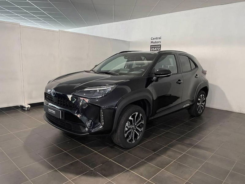 Toyota Yaris Cross 1.5 Hybrid 5p. E-CVT AWD-i Lounge nuova a Torino