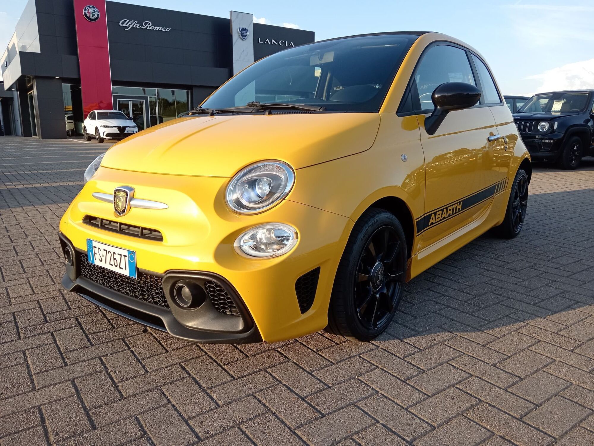 Abarth 595 Cabrio 595 C 1.4 Turbo T-Jet 145 CV  del 2018 usata a Alessandria