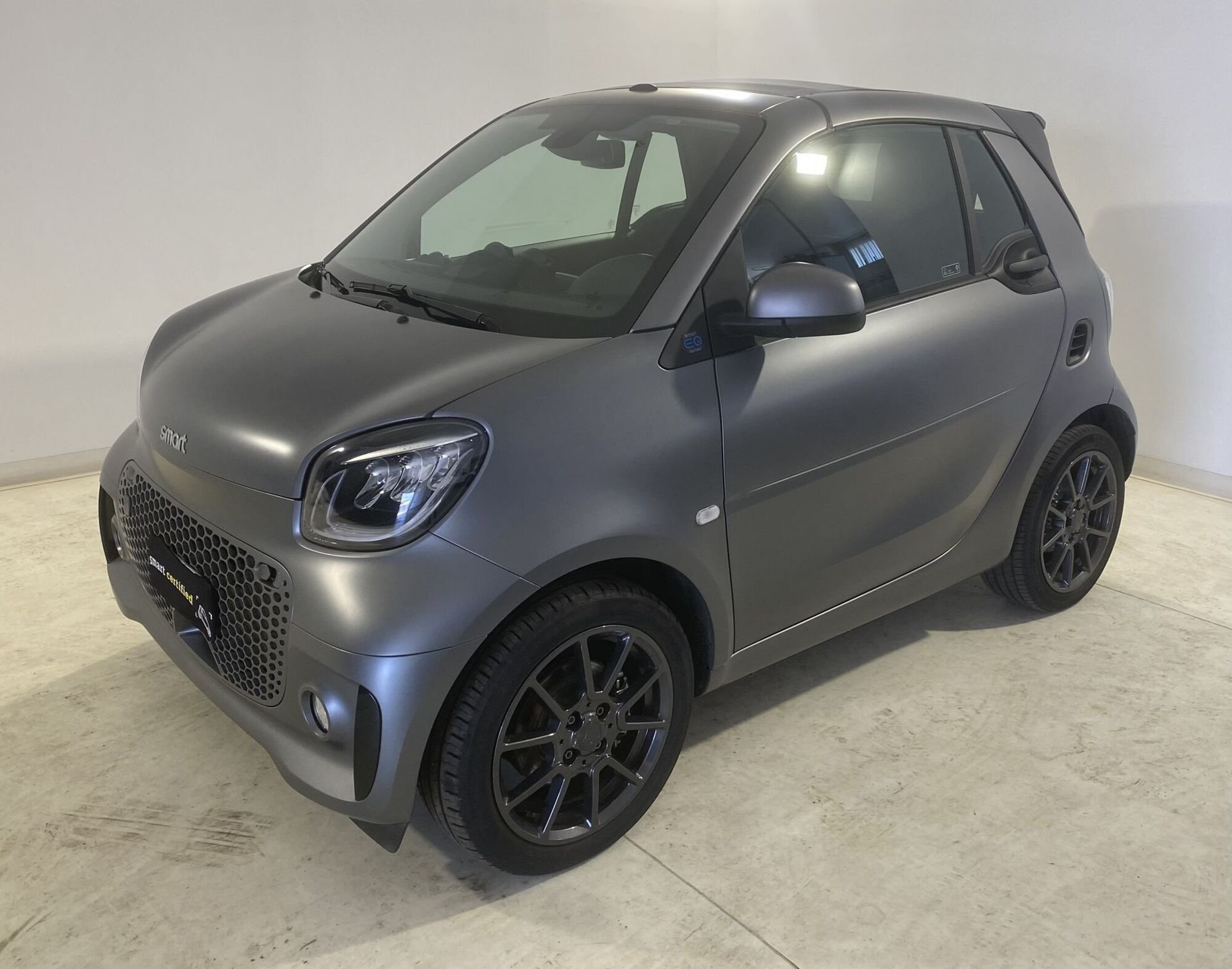 smart Fortwo Cabrio EQ cabrio Suitegrey (22kW)  del 2021 usata a Napoli