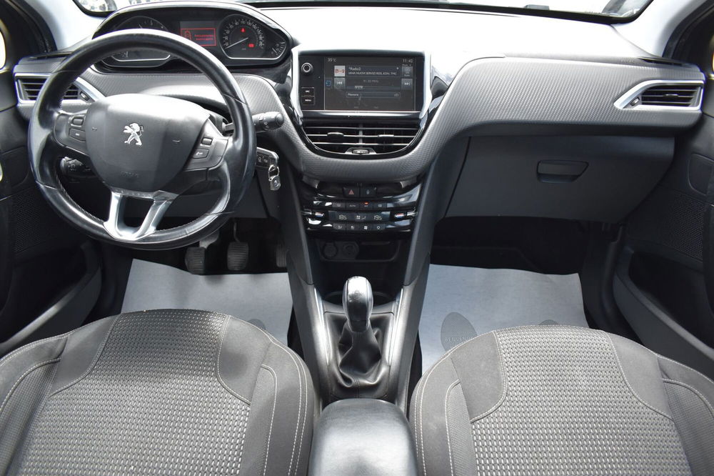 Peugeot 208 usata a Catania (9)