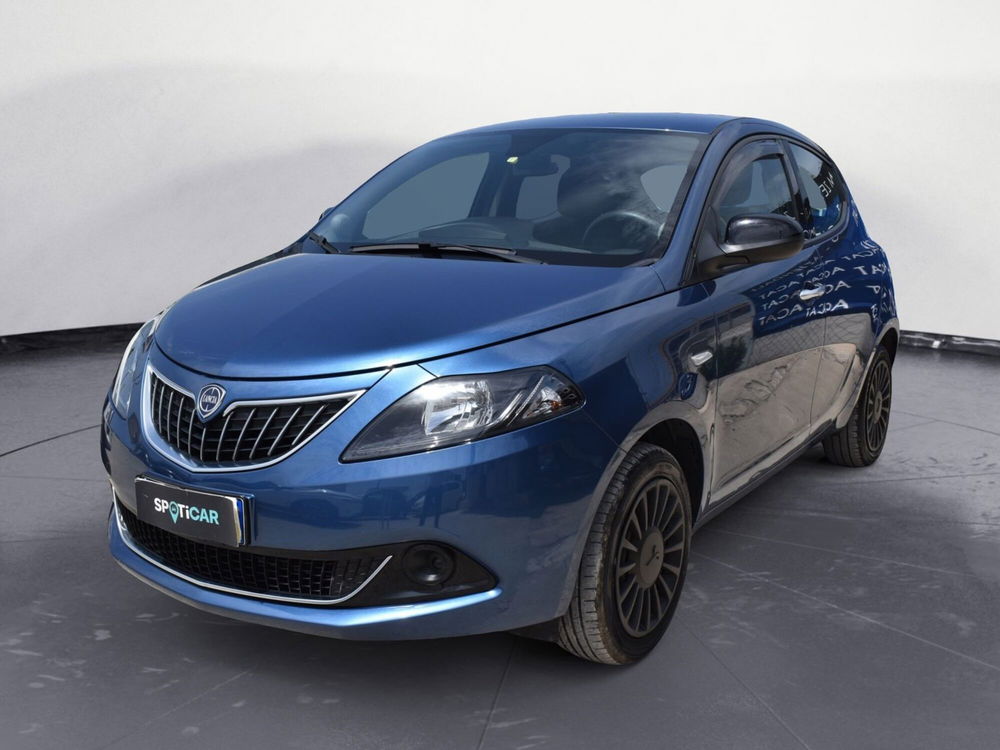 Lancia Ypsilon usata a Catania