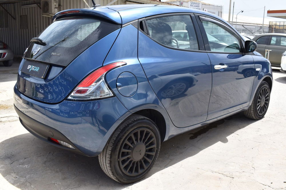 Lancia Ypsilon usata a Catania (4)