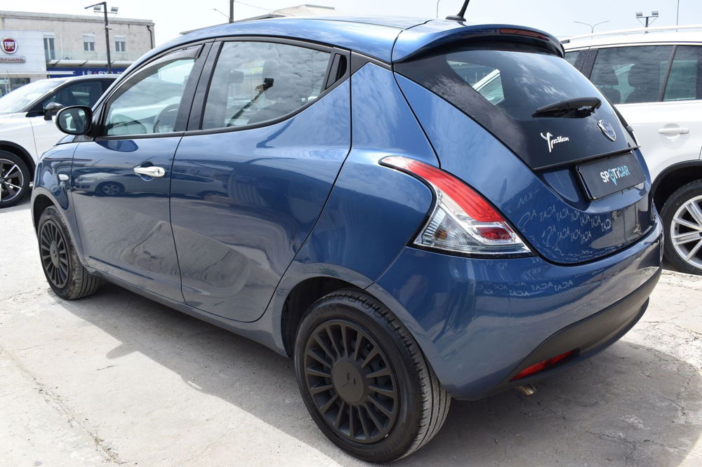 Lancia Ypsilon usata a Catania (5)