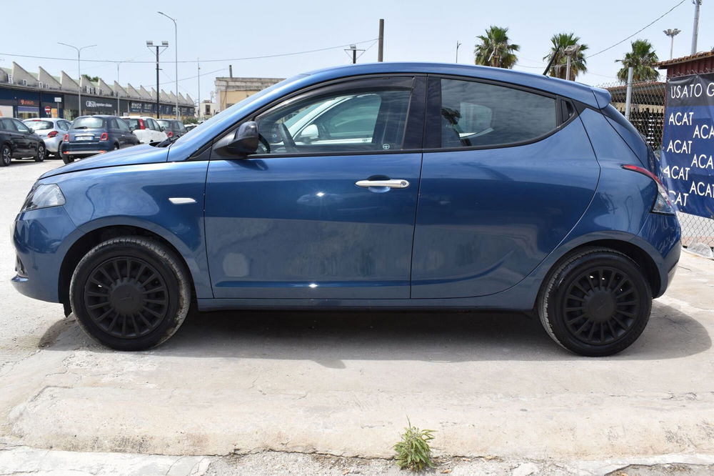 Lancia Ypsilon usata a Catania (6)