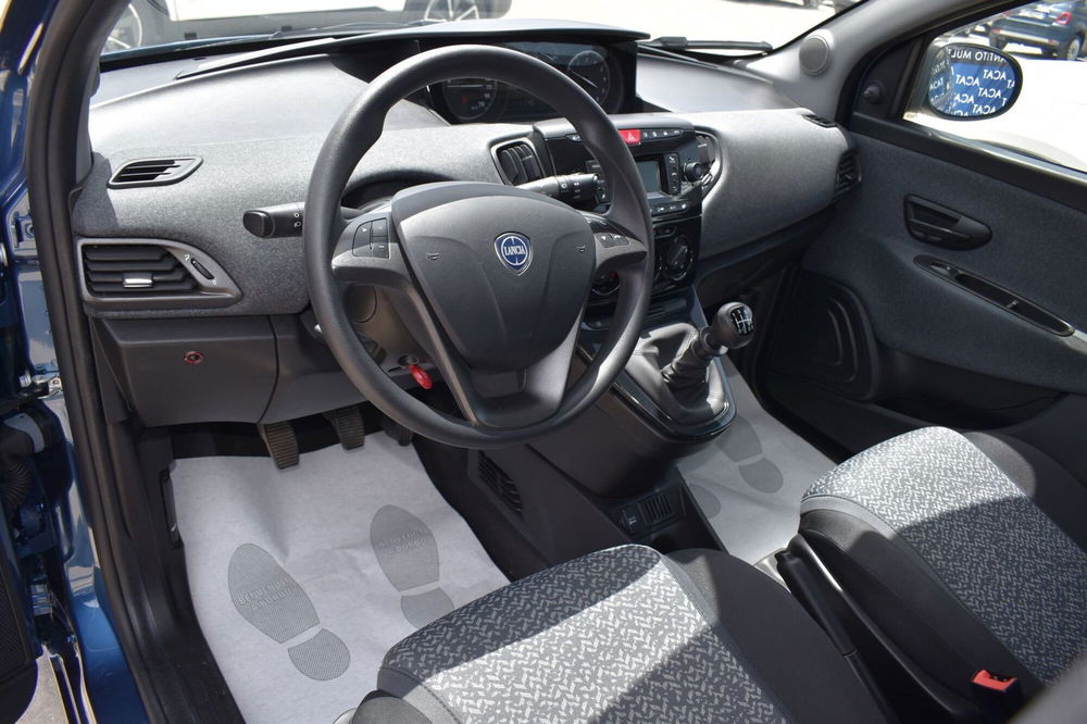 Lancia Ypsilon usata a Catania (8)