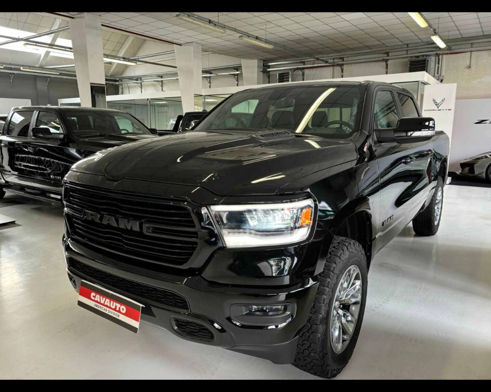 Ram Ram Pick-up Ram 5.7 V8 Crew Cab Laramie Night Edition 395cv at8 del 2019 usata a Monza